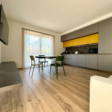 Adige Apartment *