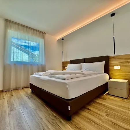 Adige Apartment *