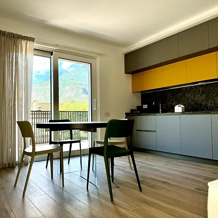 Adige Apartment *