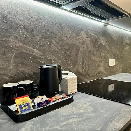 Adige Apartment *